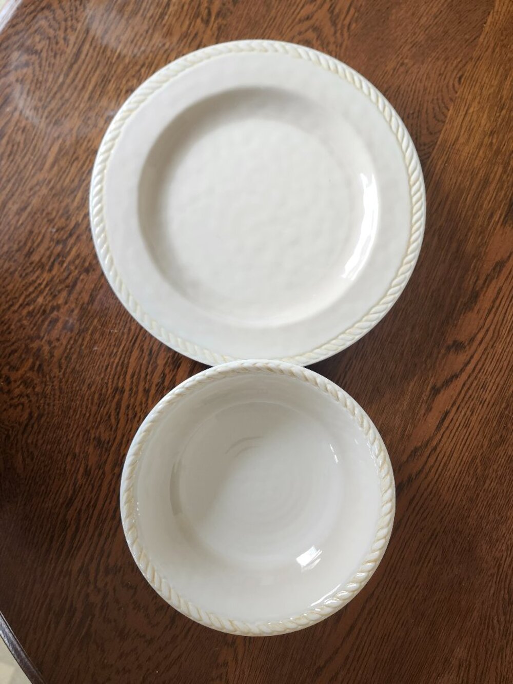 Set of 8 thick Melamine Plates and Bowls
